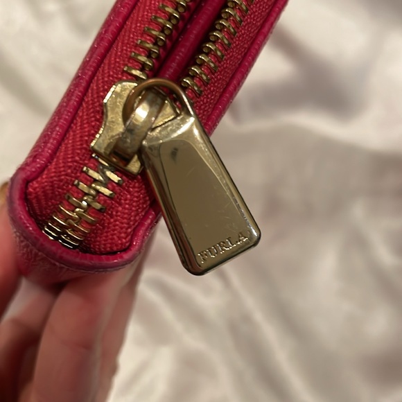 Furla Babylon Zip Around Saffiano Wallet - Picture 4 of 12